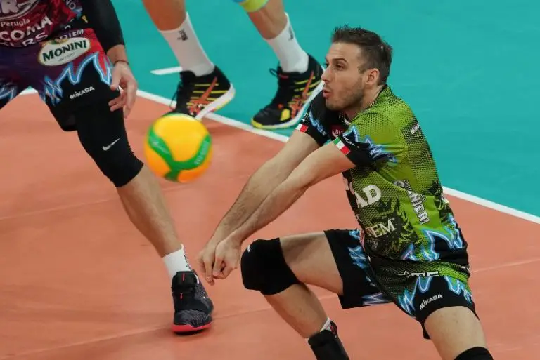 Ruolo Di Pallavolo Associato A Una Maglia Diversa