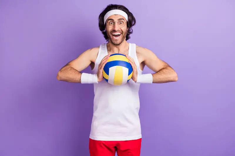 can you play volleyball with glasses