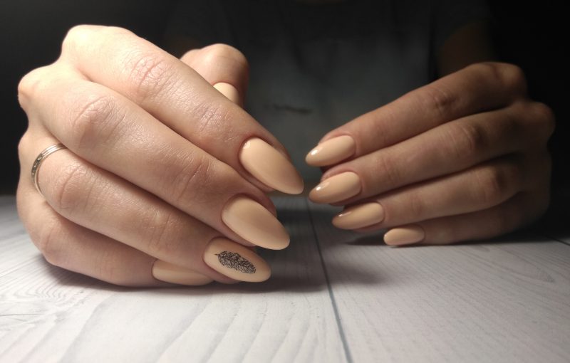 can you wear acrylic nails while playing volleyball