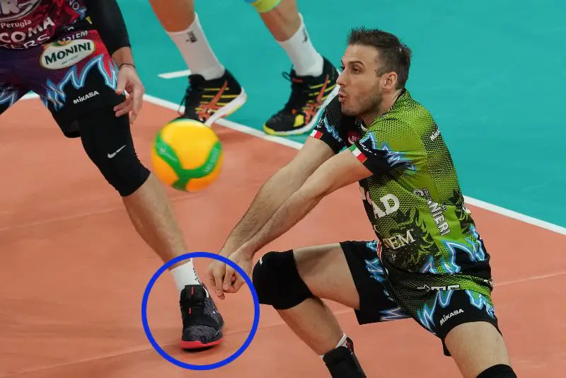 what volleyball shoes do the pros wear